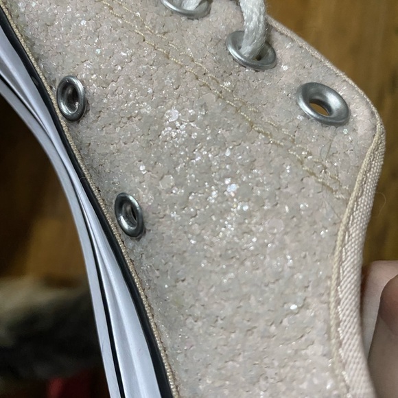 Converse - Picture 2 of 3